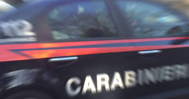 CHIETI: VENDE EROINA, ABITANTI PAESINO LO SEGNALANO A CARABINIERI E VIENE ARRESTATO