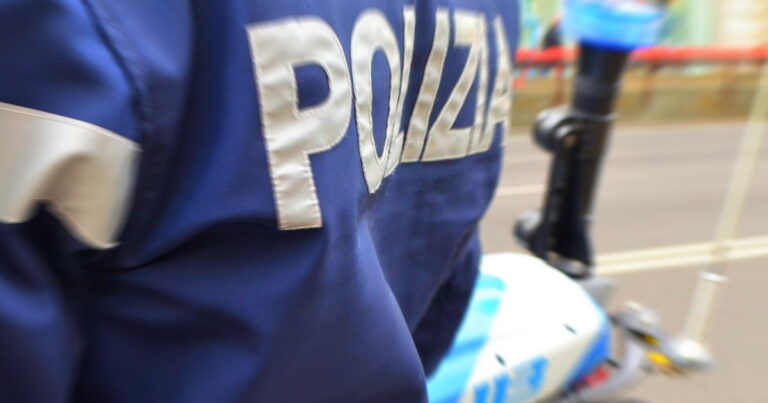Polizia, A/14 – VAL VIBRATA: CANE INVESTITO SOCCORSO DAGLI AGENTI DELLA POLIZIA DI STATO