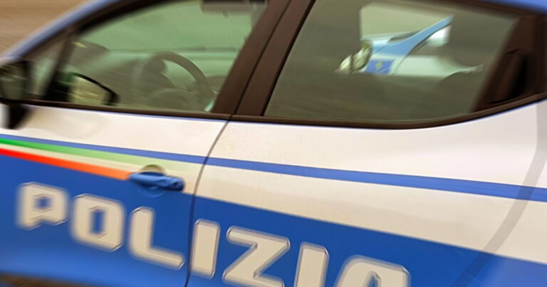 Polizia di Stato esegue: ordinanza di misura cautelare degli arresti domiciliari nei confronti di un uomo di 21 anni per i reati di estorsione, lesioni personali e oltraggio a Pubblico Ufficiale.