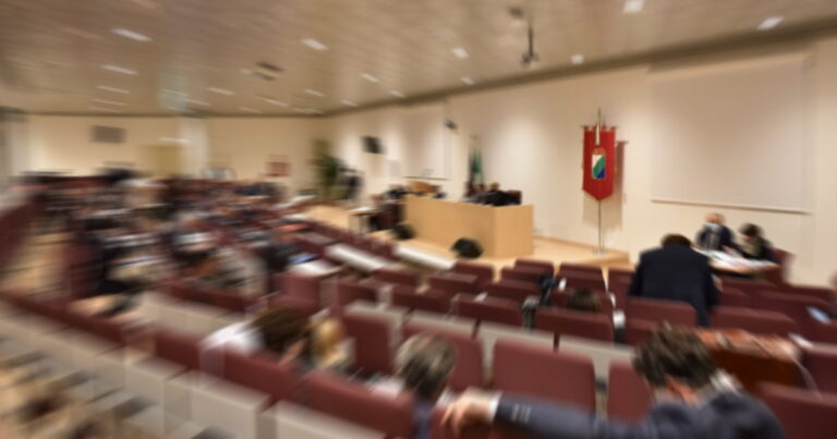 Consiglio Regionale d’Abruzzo. Fedele a manifestazione per ospedale Tagliacozzo